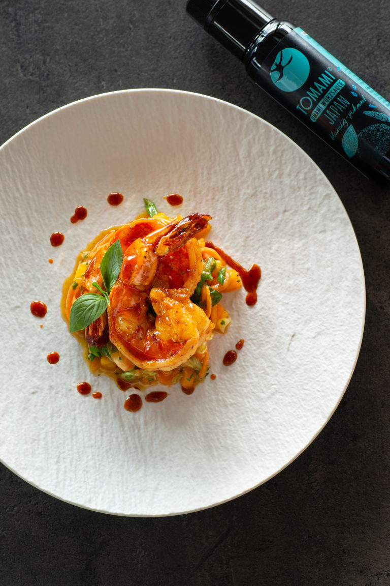 Teaser KING PRAWNS GLAZED IN TOMAMI JAPAN on mango papaya salad