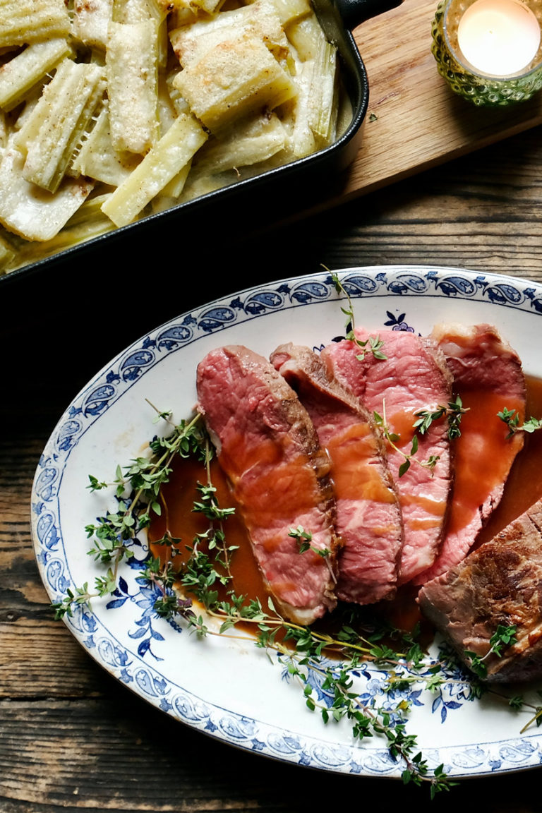 Teaser ROAST BEEF WITH RED WINE SAUCE AND CARDY GRATIN