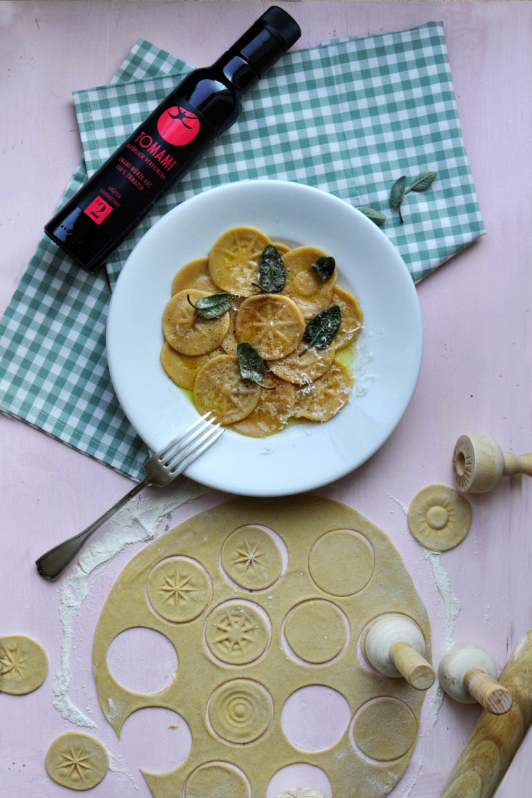 Teaser Corzetti aus TOMAMI-Pasta mit Salbei und Butter