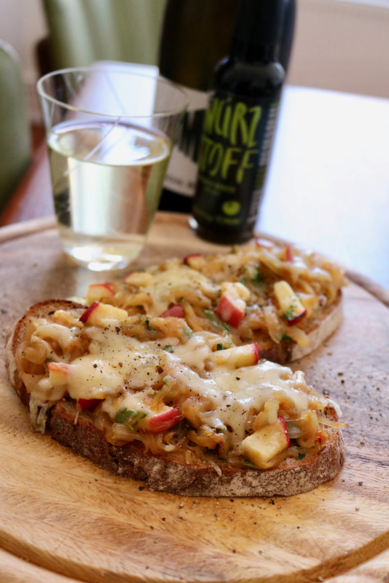 Teaser # TIMEOUT COOKING  “OPEN ONION SANDWICH à la onion tarte”