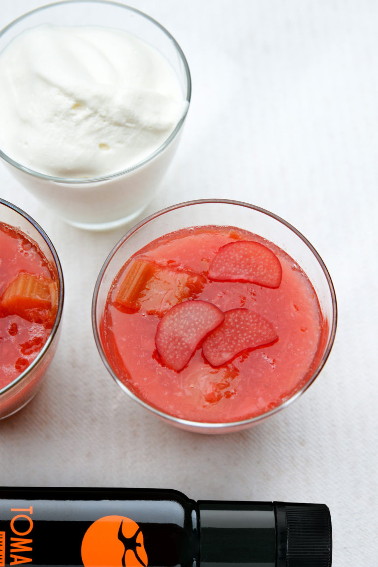 Teaser Rhubarb and strawberry dessert