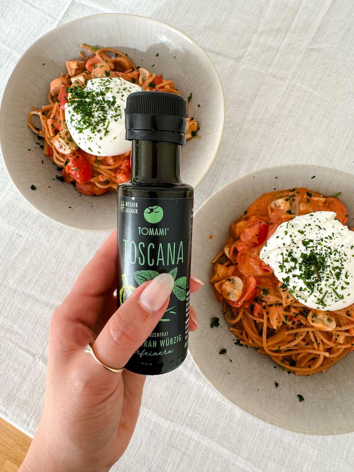 Cremige Tomatensauce Cremige Tomatensauce mit TOMAMI Toscana