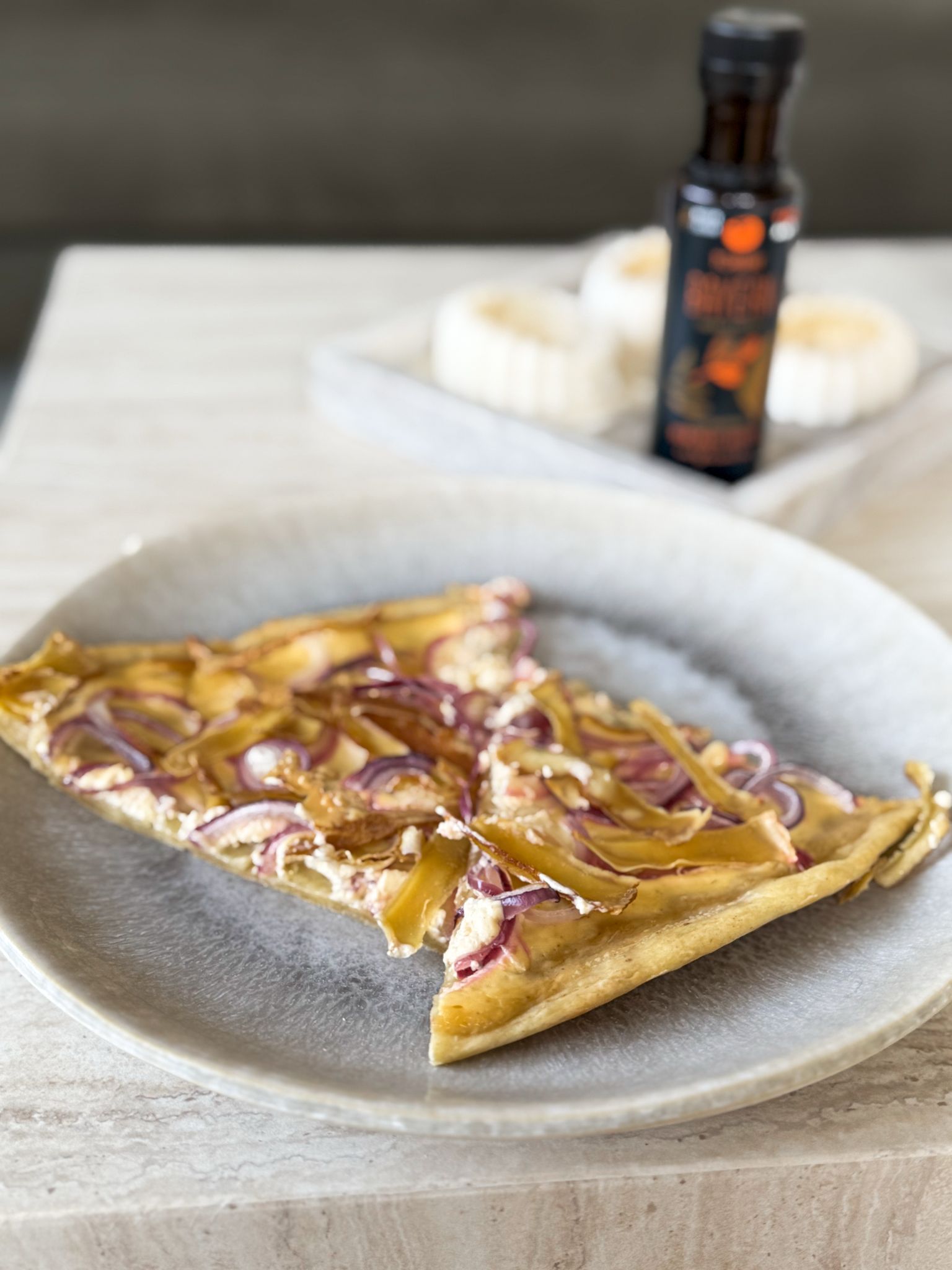 Spicy tarte flambée