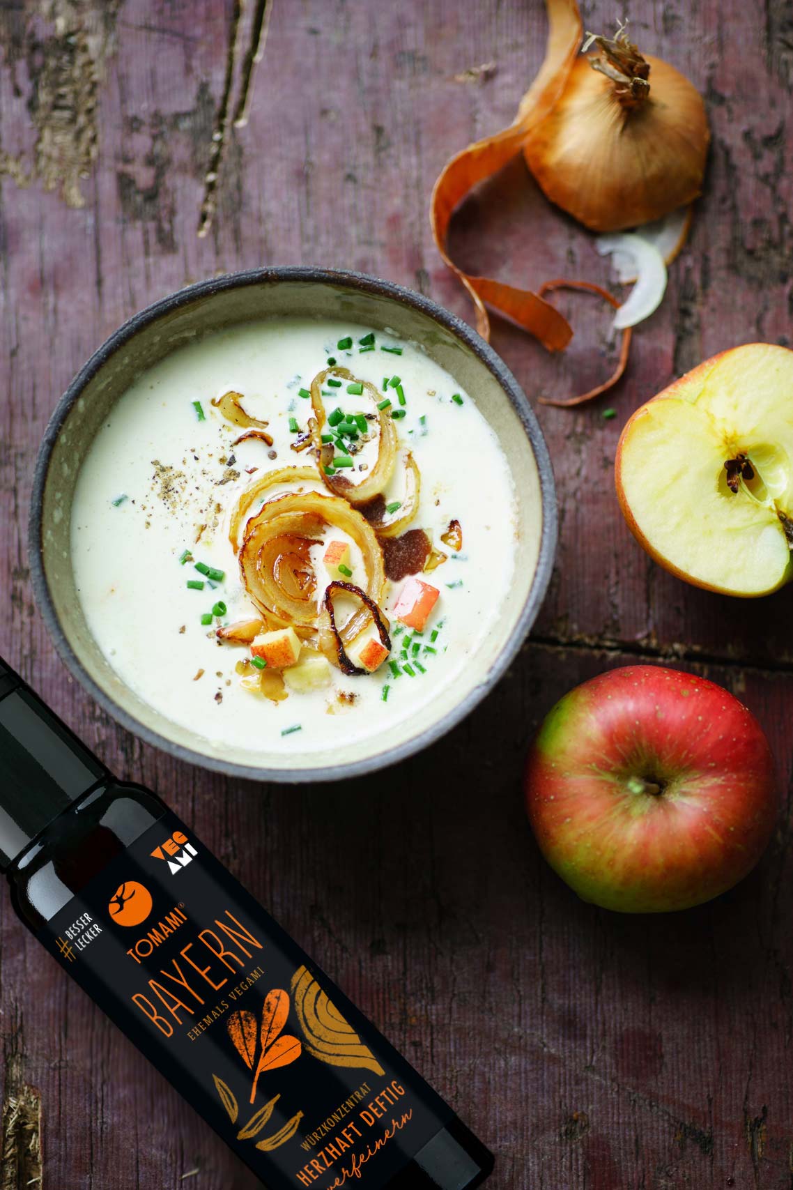 Zwiebelsuppe mit Apfel-Zwiebel-Bayern-Topping